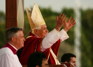 His Holiness Pope Benedict XVI thanks the pilgrims during the Final Mass at Southern Cross Precinct. (Photo by World Youth Day)
